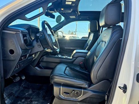 Used 2023 Ford Expedition Platinum image 18