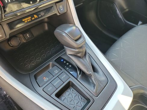 Used 2021 Toyota RAV4 XLE image 23