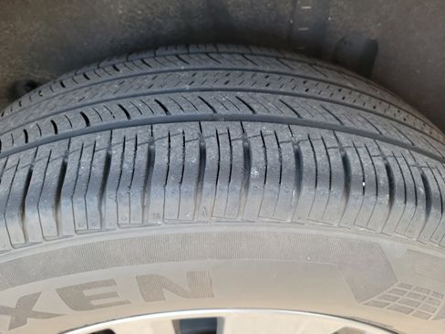 Used 2022 Nissan Pathfinder SV w/ SV Premium Package image 33