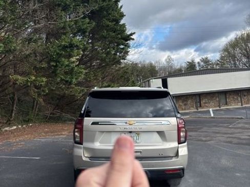 Used 2021 Chevrolet Tahoe LT w/ LT Signature Package image 8