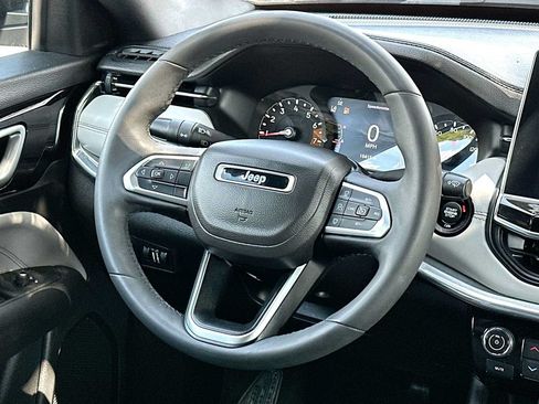Used 2023 Jeep Compass Limited AWD/4WD image 27