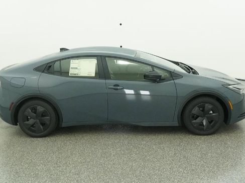New 2026 Toyota Prius SE image 37