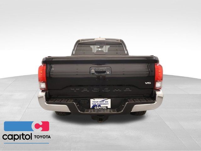 Used 2019 Toyota Tacoma TRD Off-Road w/ TRD Premium Off Road Package AWD/4WD image 4