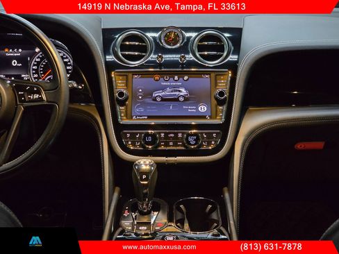 Used 2020 Bentley Bentayga Design Series AWD/4WD image 25