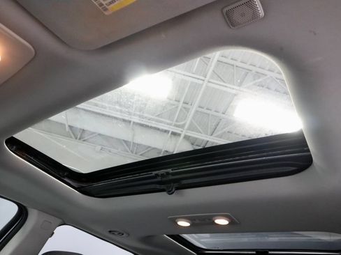 Used 2016 GMC Acadia SLT w/ Open Road Package FWD image 33