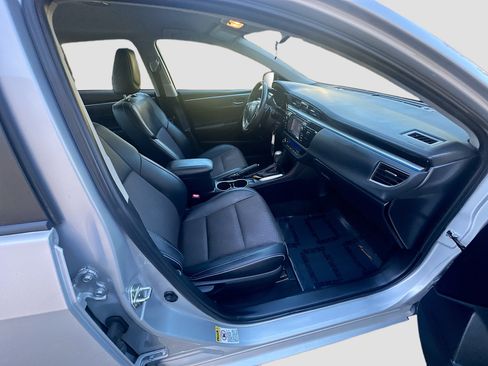 Used 2016 Toyota Corolla S image 30