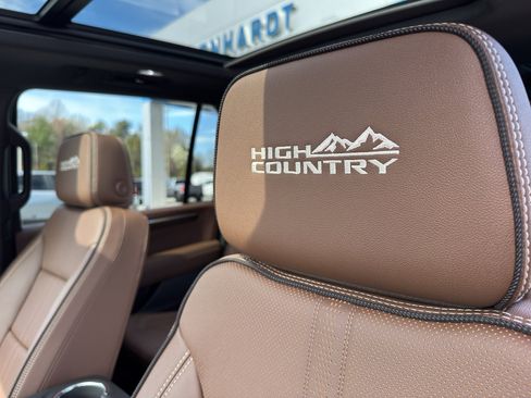 New 2026 Chevrolet Suburban High Country image 18