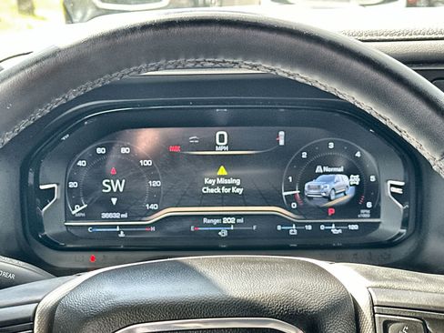 Used 2024 GMC Yukon XL Denali image 18