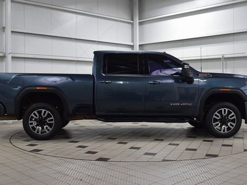 Used 2020 GMC Sierra 2500 AT4 w/ Technology Package image 8