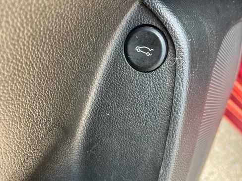 Used 2016 Chevrolet Cruze LT FWD image 16