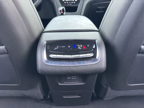 Used 2024 Cadillac XT6 Luxury w/ LPO, Floor Liner Package image 32