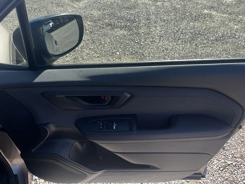 Used 2025 Subaru Forester Premium image 36