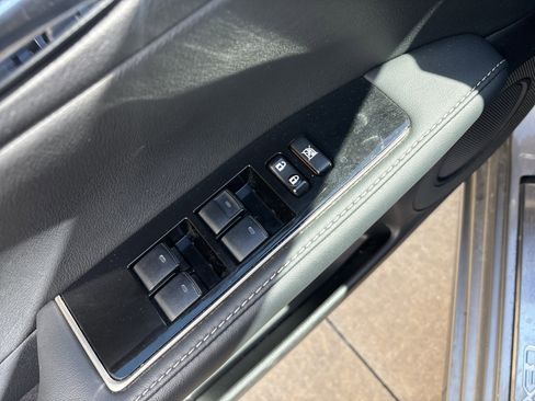 Used 2016 Lexus ES 350 w/ Luxury Package w/Wood Trim image 13