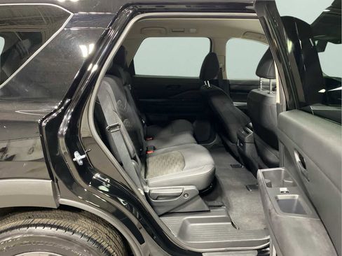 Used 2024 Nissan Pathfinder S image 28