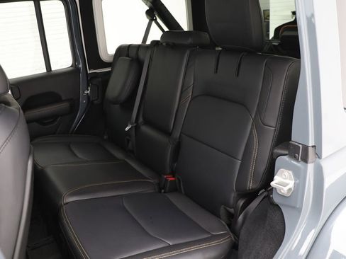 Used 2024 Jeep Wrangler Unlimited Sahara w/ Technology Group image 12