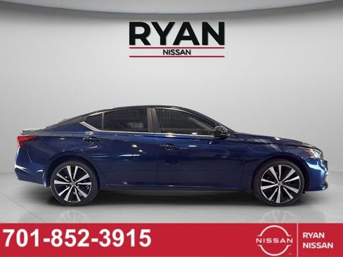 Certified 2019 Nissan Altima 2.5 SR AWD/4WD image 18