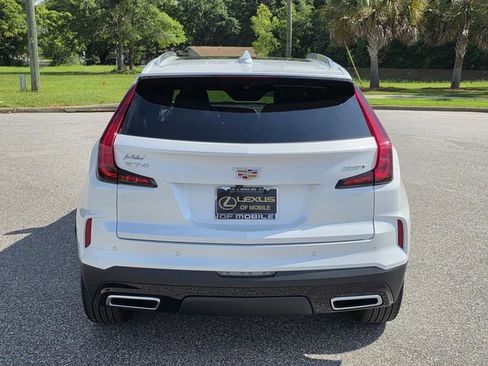 Used 2025 Cadillac XT4 Premium Luxury FWD image 3