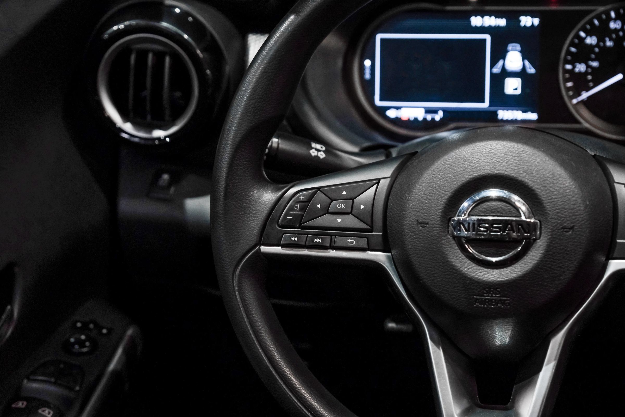 Used 2018 Nissan Kicks SV FWD image 15