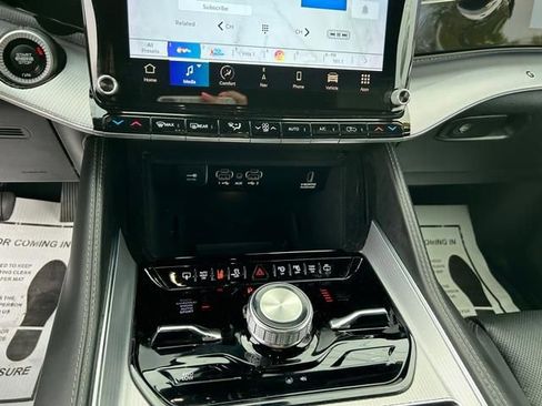 Used 2022 Jeep Grand Wagoneer Series I image 19