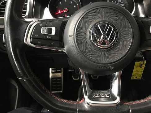 Used 2017 Volkswagen GTI SE image 24