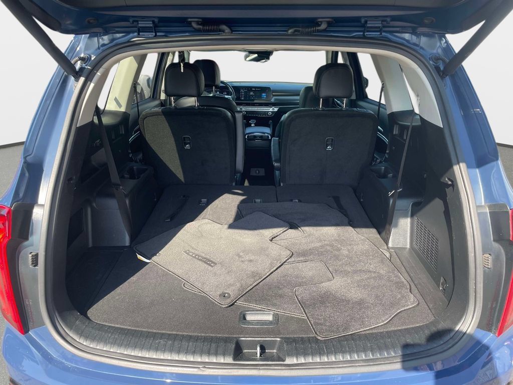 Used 2025 Kia Telluride S FWD image 15