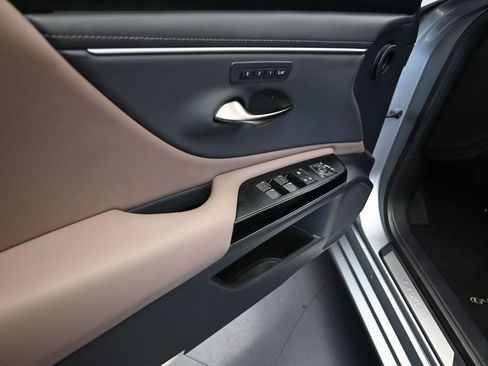 Certified 2025 Lexus ES 350 w/ Premium Package image 11