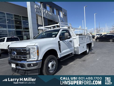 New 2025 Ford F350 XL w/ XL Chrome Package AWD/4WD image 1