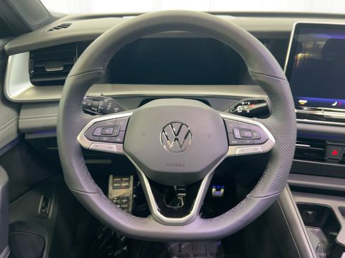 New 2026 Volkswagen Tiguan SE R-Line image 18