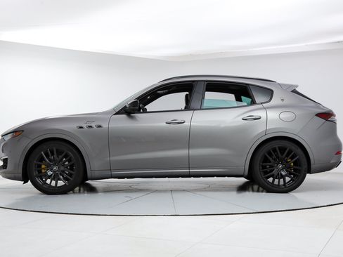 Certified 2022 Maserati Levante GT AWD/4WD image 2