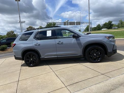 Used 2025 Honda Pilot Black Edition image 21