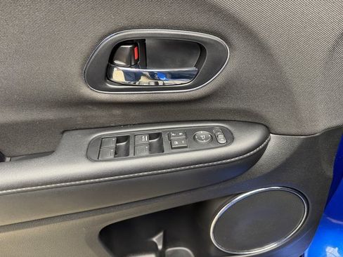 Used 2019 Honda HR-V EX image 10