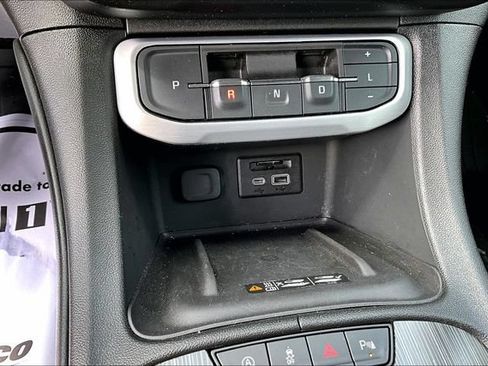 Used 2023 GMC Acadia SLT w/ Elevation Edition AWD/4WD image 33