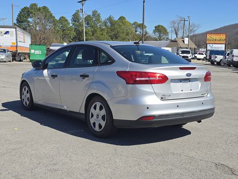 Used 2016 Ford Focus S image 3