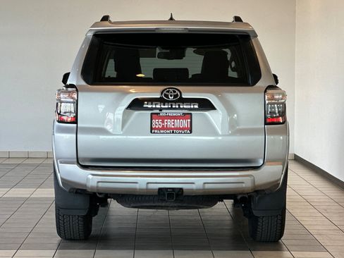 Certified 2024 Toyota 4Runner TRD Off-Road Premium image 5
