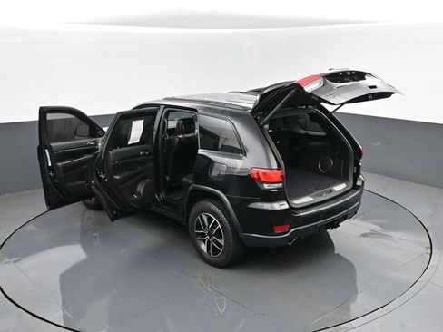 Used 2020 Jeep Grand Cherokee Trailhawk AWD/4WD image 30