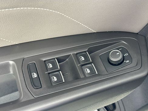 Used 2023 Volkswagen Atlas SE image 17