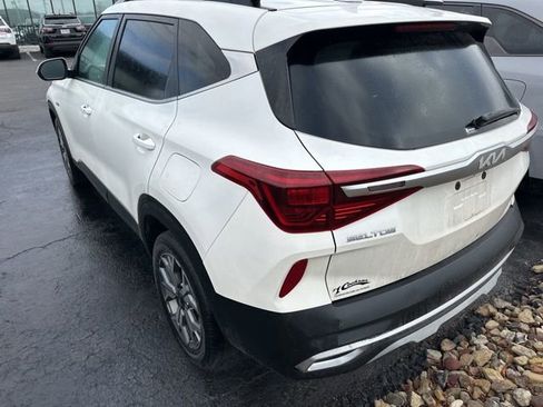 Used 2022 Kia Seltos EX image 6