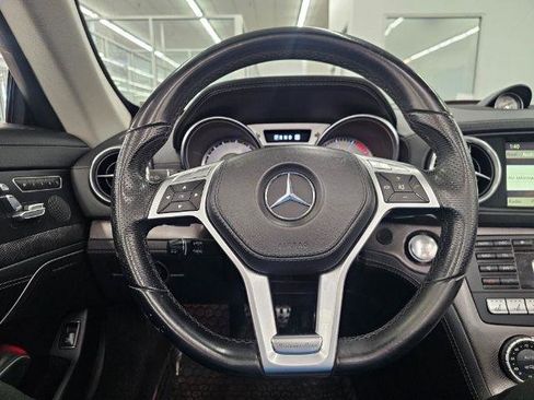Used 2013 Mercedes-Benz SL 550 image 16