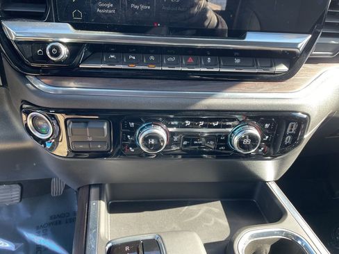 Used 2025 GMC Sierra 1500 SLT w/ SLT Premium Plus Package image 19