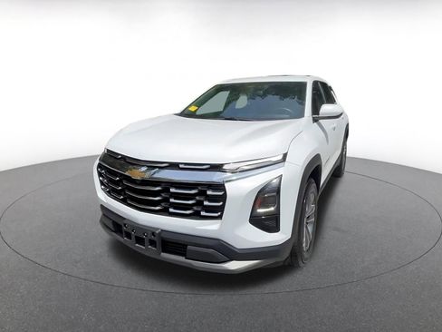 Used 2025 Chevrolet Equinox LT FWD image 7