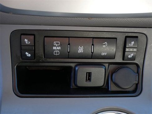 Used 2016 GMC Acadia SLE image 20