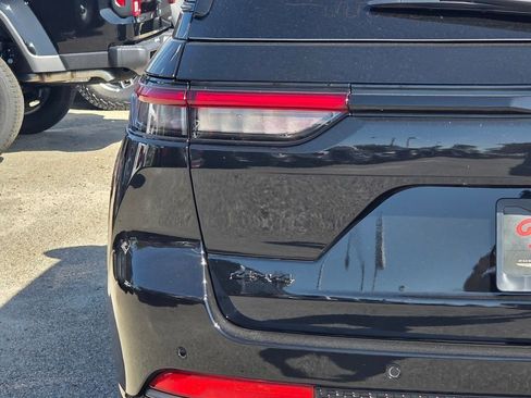 New 2026 Jeep Grand Cherokee Limited AWD/4WD image 6