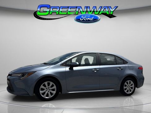 Used 2023 Toyota Corolla LE FWD image 1