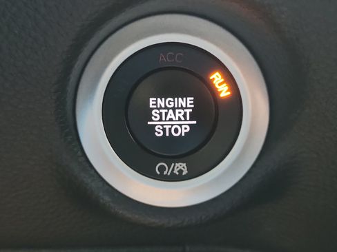 Used 2021 Chrysler Pacifica Touring-L w/ Premium & Safety Sphere Group FWD image 25
