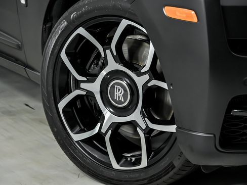 Used 2019 Rolls-Royce Cullinan image 4