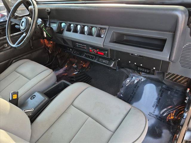 Used 1995 Jeep Wrangler SE AWD/4WD image 24