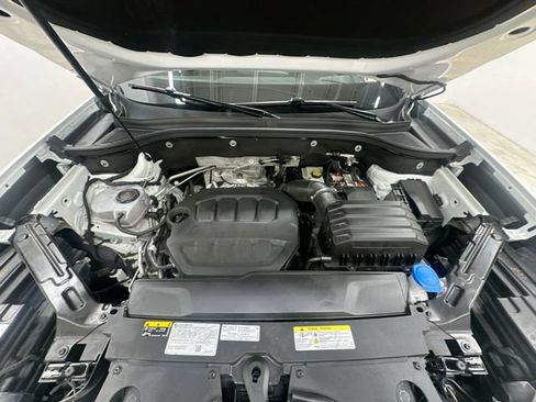Used 2025 Volkswagen Atlas Cross Sport SEL R-Line AWD/4WD image 19