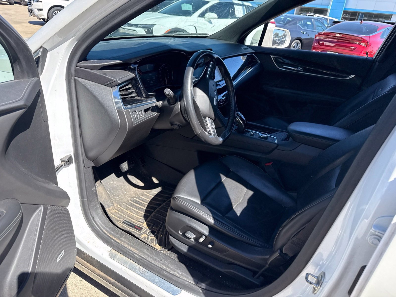 Used 2020 Cadillac XT6 Premium Luxury FWD image 6