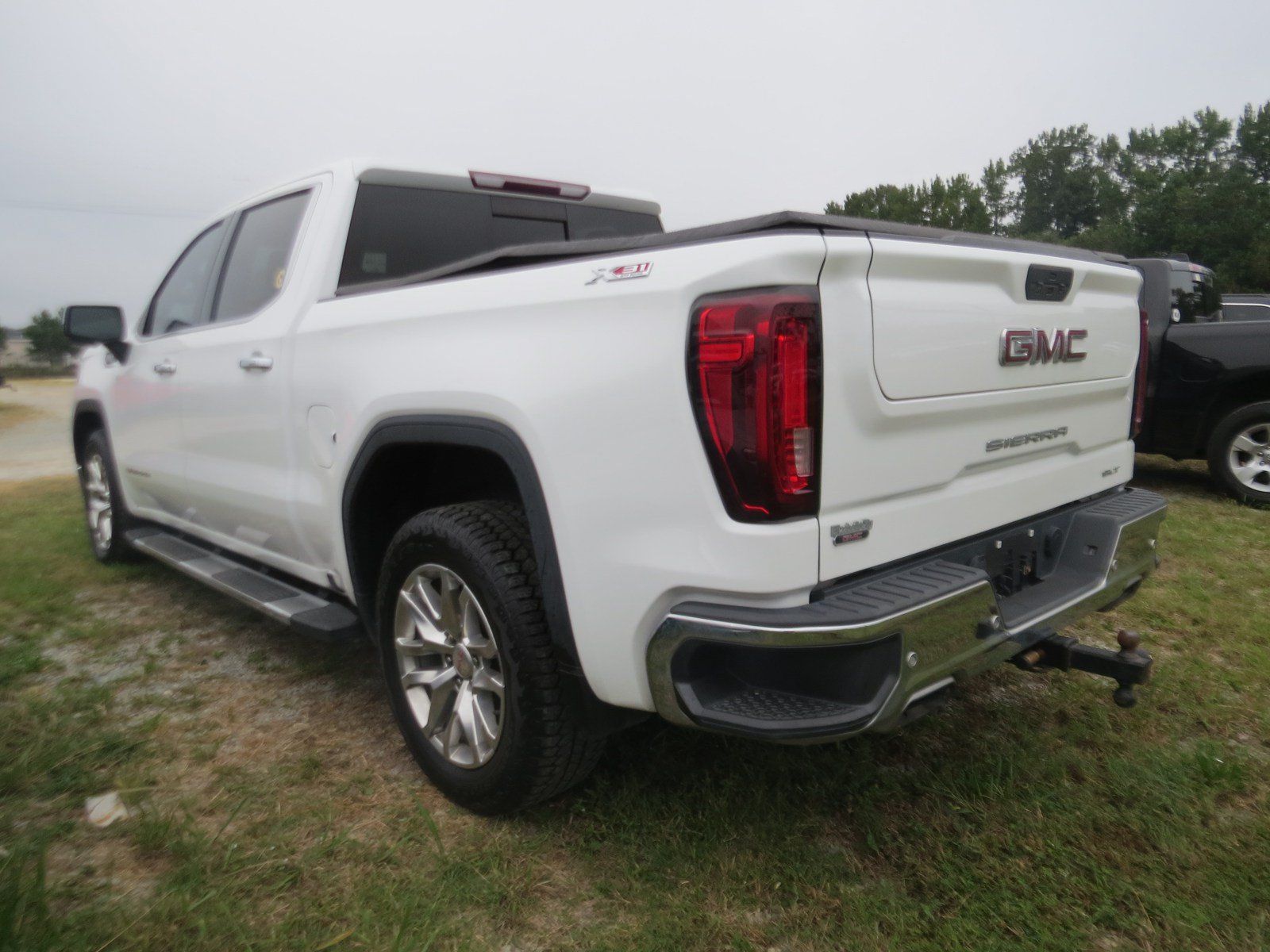 Used 2021 GMC Sierra 1500 SLT w/ SLT Premium Plus Package AWD/4WD image 11