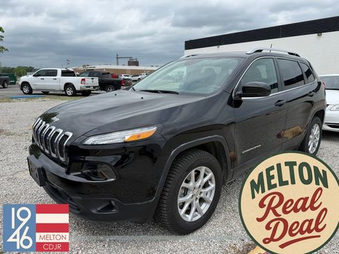 Used 2017 Jeep Cherokee Latitude w/ True North Edition image 1